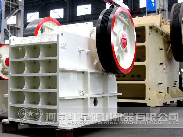 鉬礦鄂式碎石機結(jié)構(gòu)優(yōu)勢 鉬礦鄂式碎石機結(jié)構(gòu)優(yōu)勢