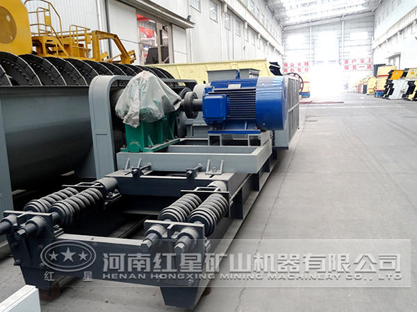 對(duì)輥式破碎機(jī)生產(chǎn)車間 對(duì)輥式破碎機(jī)生產(chǎn)車間