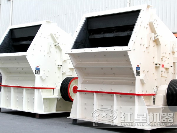 礦石反擊式破碎機(jī)