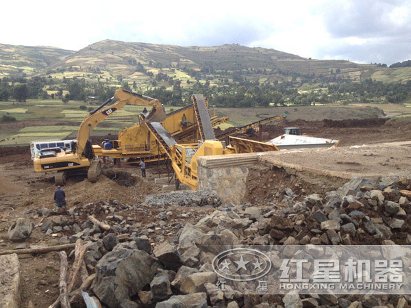 紅星全自動碎石機(jī)生產(chǎn)現(xiàn)場 紅星全自動碎石機(jī)生產(chǎn)現(xiàn)場