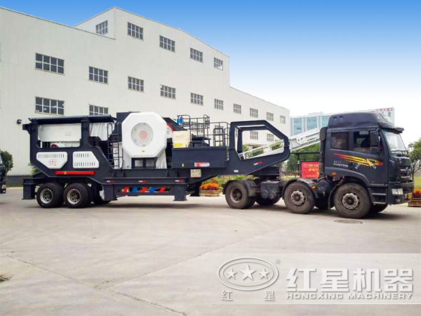 流動(dòng)式石料粉碎機(jī)發(fā)貨現(xiàn)場(chǎng) 流動(dòng)式石料粉碎機(jī)發(fā)貨現(xiàn)場(chǎng)