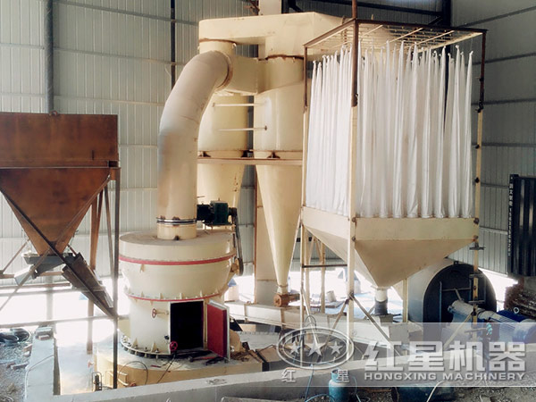 磨粉機(jī)作業(yè)現(xiàn)場 磨粉機(jī)作業(yè)現(xiàn)場