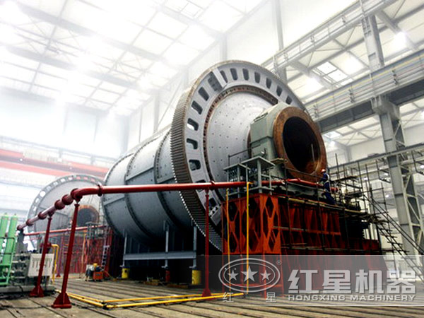 球磨機(jī)作業(yè)現(xiàn)場 球磨機(jī)作業(yè)現(xiàn)場