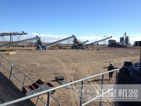 制砂機(jī)作業(yè)現(xiàn)場(chǎng) 制砂機(jī)作業(yè)現(xiàn)場(chǎng)