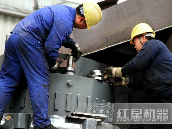 圓錐破碎機(jī)生產(chǎn)現(xiàn)場(chǎng) 圓錐破碎機(jī)生產(chǎn)現(xiàn)場(chǎng)