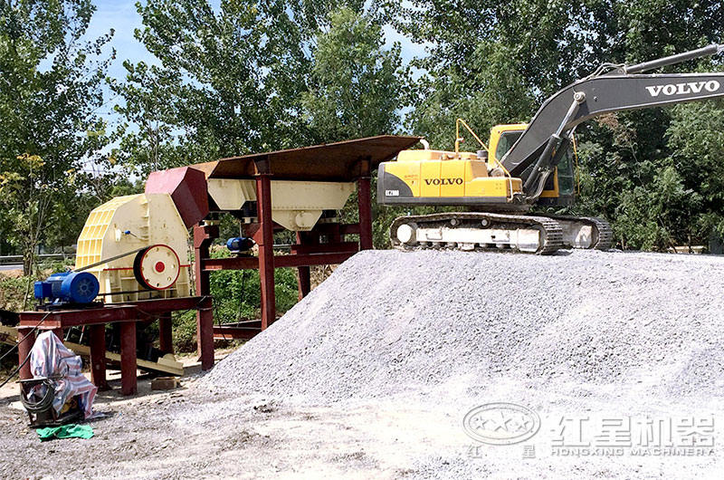 PCZ型重錘式破碎機現(xiàn)場 PCZ型重錘式破碎機現(xiàn)場