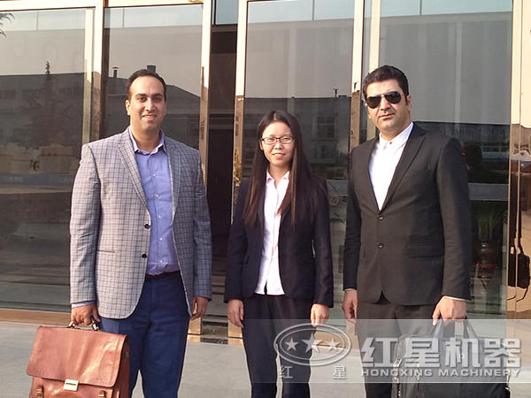 來(lái)廠參觀設(shè)備的客戶 來(lái)廠參觀設(shè)備的客戶