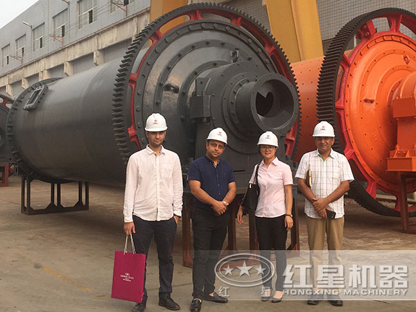 客戶(hù)來(lái)廠參觀設(shè)備