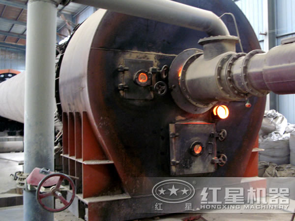 作業(yè)中的回轉(zhuǎn)窯 作業(yè)中的回轉(zhuǎn)窯