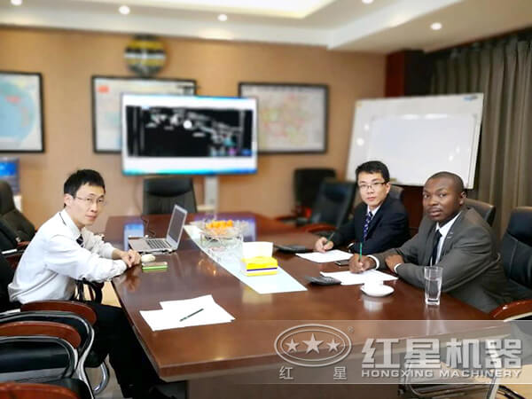 來廠咨詢、了解設備的客戶