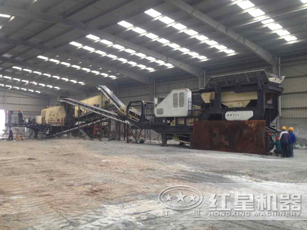 時產400噸混凝土移動破碎站生產現(xiàn)場