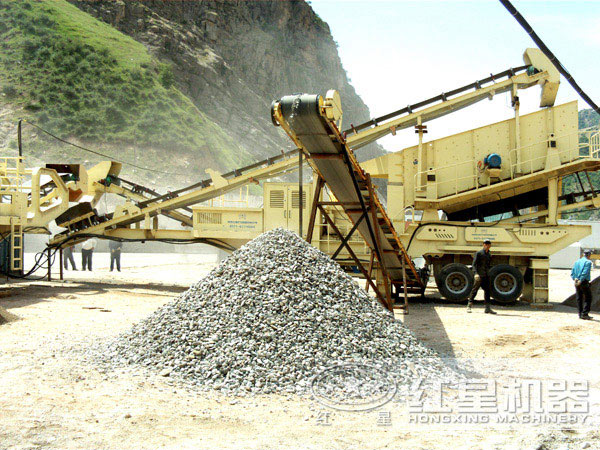 可移動碎石機現(xiàn)場