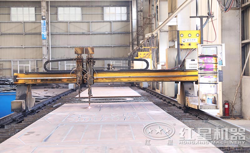 紅星大型設(shè)備生產(chǎn)車(chē)間