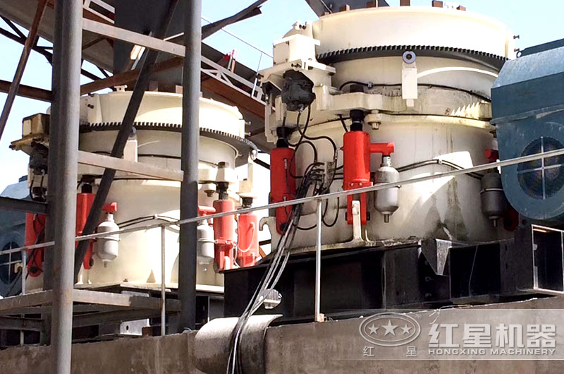 多缸液壓圓錐破作業(yè)現(xiàn)場 多缸液壓圓錐破作業(yè)現(xiàn)場