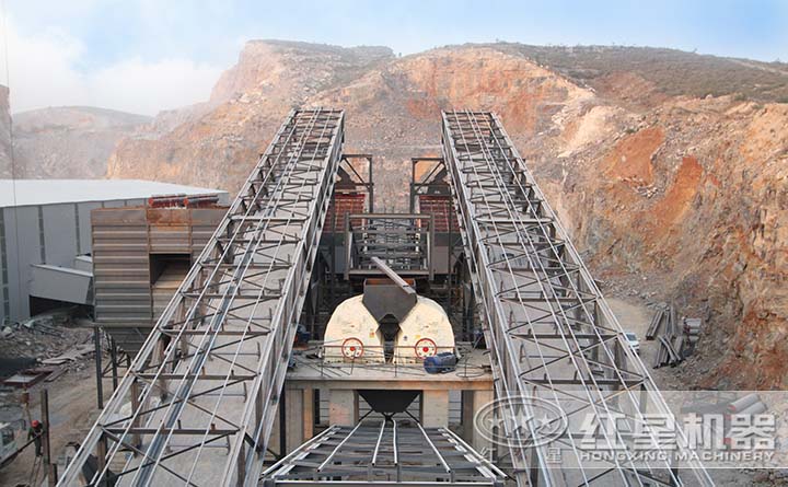 錘式破碎機(jī)客戶現(xiàn)場(chǎng) 錘式破碎機(jī)客戶現(xiàn)場(chǎng)