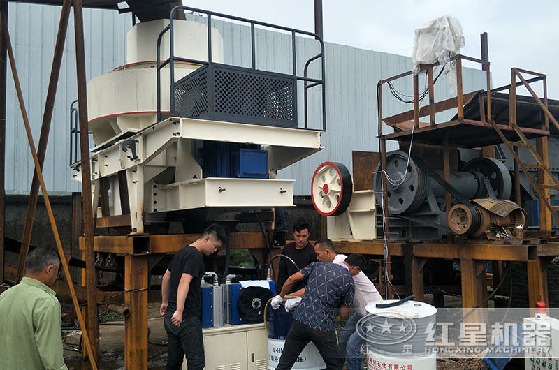 制砂設(shè)備安裝、調(diào)試現(xiàn)場