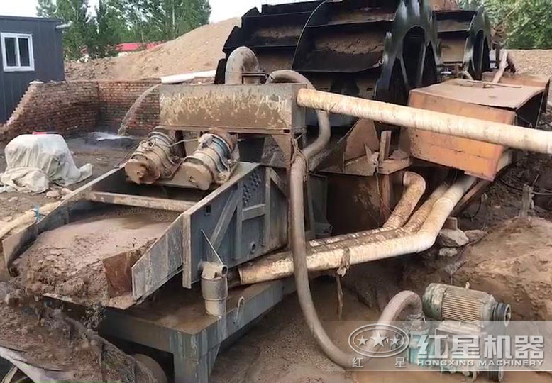 洗砂現(xiàn)場 洗砂現(xiàn)場