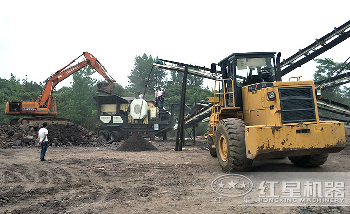 移動破碎煤現(xiàn)場 移動破碎煤現(xiàn)場