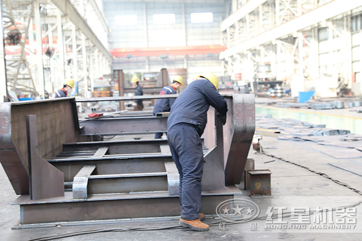 移動(dòng)造沙成品進(jìn)行時(shí) 移動(dòng)造沙成品進(jìn)行時(shí)