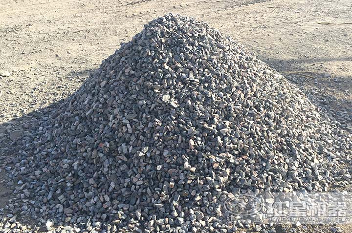 錘式破碎機(jī)現(xiàn)場物料 錘式破碎機(jī)現(xiàn)場物料