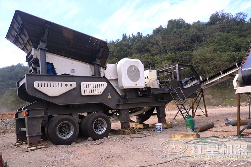 時產40噸簡易式輪胎移動破客戶現(xiàn)場