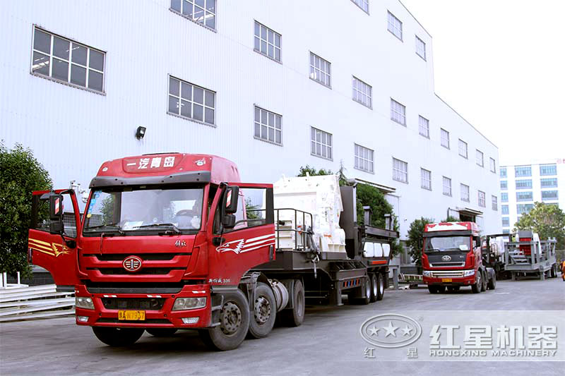 移動式粉碎機發(fā)貨現(xiàn)場 移動式粉碎機發(fā)貨現(xiàn)場