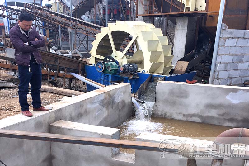 大型洗砂機(jī)設(shè)備現(xiàn)場