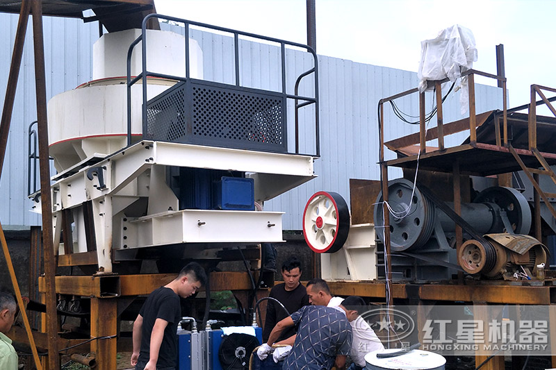 沙子粉碎機(jī)客戶現(xiàn)場(chǎng) 沙子粉碎機(jī)客戶現(xiàn)場(chǎng)