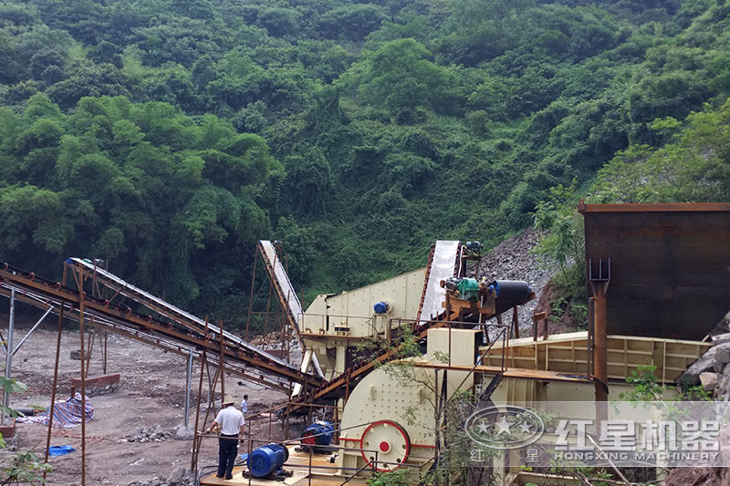 粉碎矸石機客戶現(xiàn)場實拍 粉碎矸石機客戶現(xiàn)場實拍