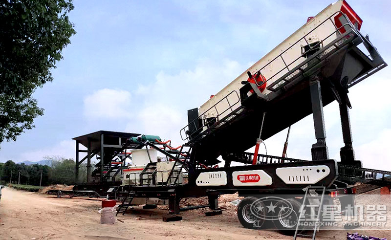 可移動式制砂機(jī)客戶現(xiàn)場 可移動式制砂機(jī)客戶現(xiàn)場