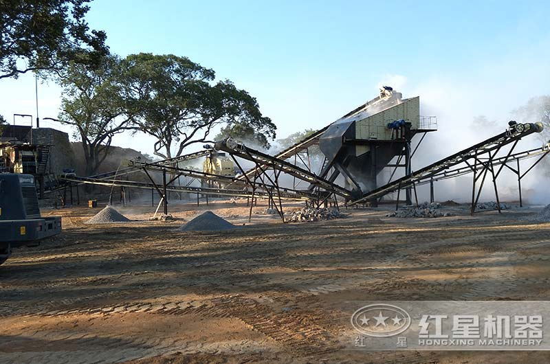 石料破碎現(xiàn)場(chǎng) 石料破碎現(xiàn)場(chǎng)