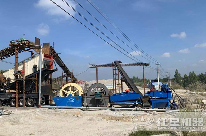 洗沙生產(chǎn)現(xiàn)場(chǎng) 洗沙生產(chǎn)現(xiàn)場(chǎng)