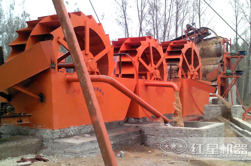 洗砂生產(chǎn)現(xiàn)場 洗砂生產(chǎn)現(xiàn)場