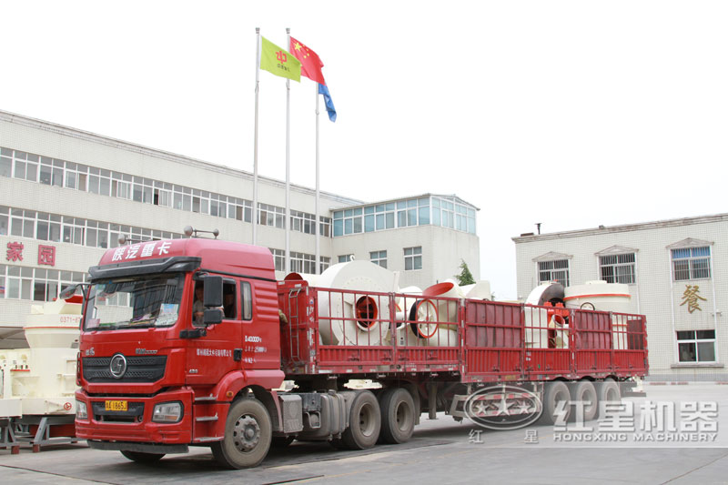 磨粉機(jī)發(fā)貨現(xiàn)場