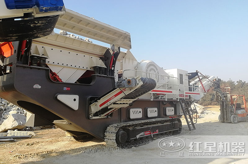 履帶式破碎機(jī) 履帶式破碎機(jī)